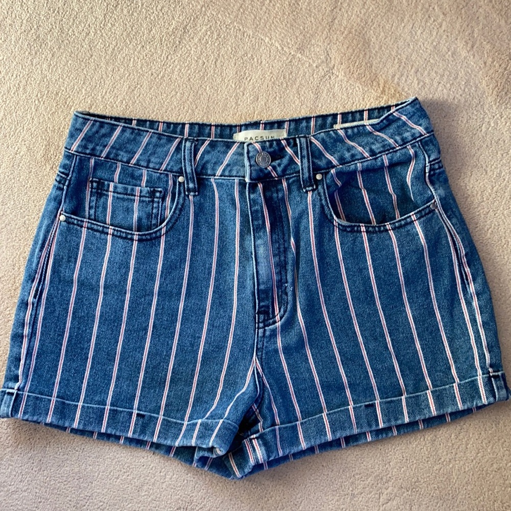 PacSun Jean shorts red strip